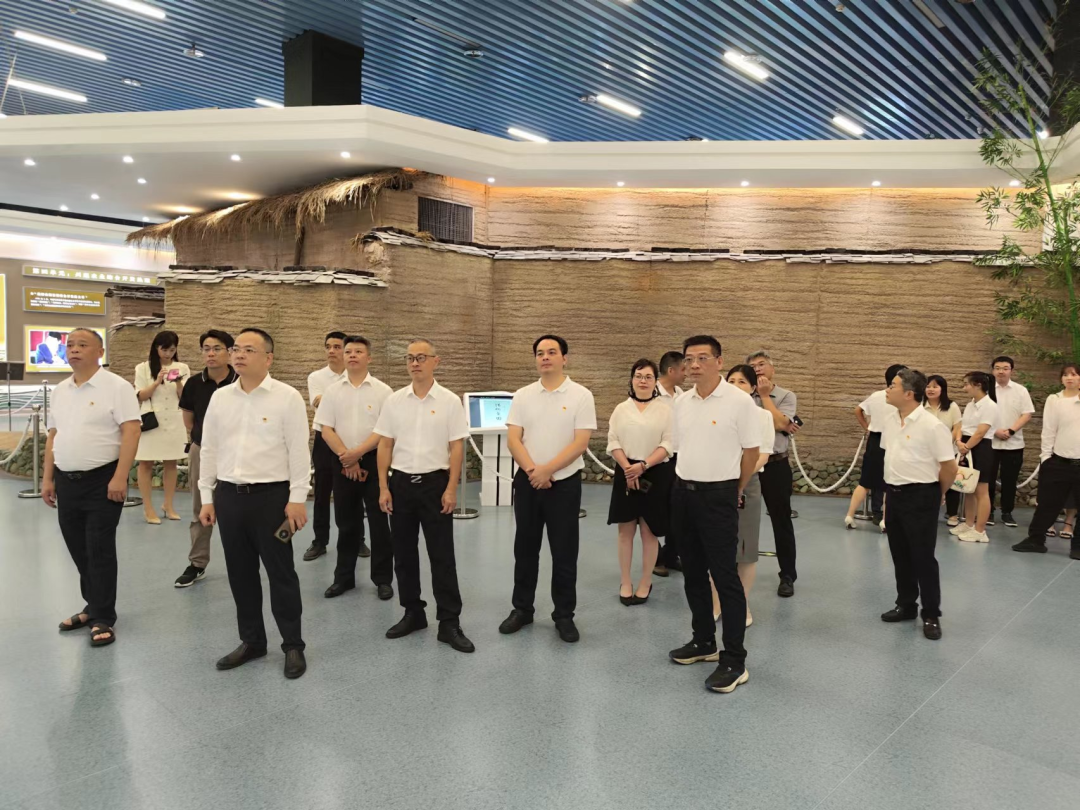 寧德市國(guó)投公司黨委主題教育讀書班開班并開展現(xiàn)場(chǎng)教學(xué)