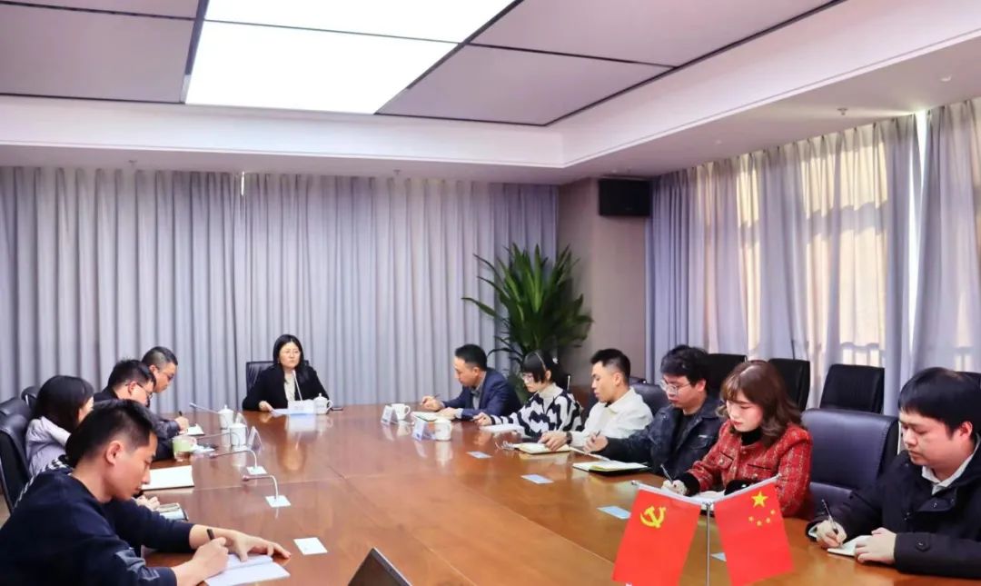 市國(guó)投公司領(lǐng)導(dǎo)赴匯融投資集團(tuán)開(kāi)展主題教育宣講活動(dòng)